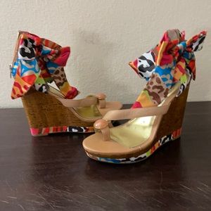 Falchi Wedge with funky print SIZE 8M